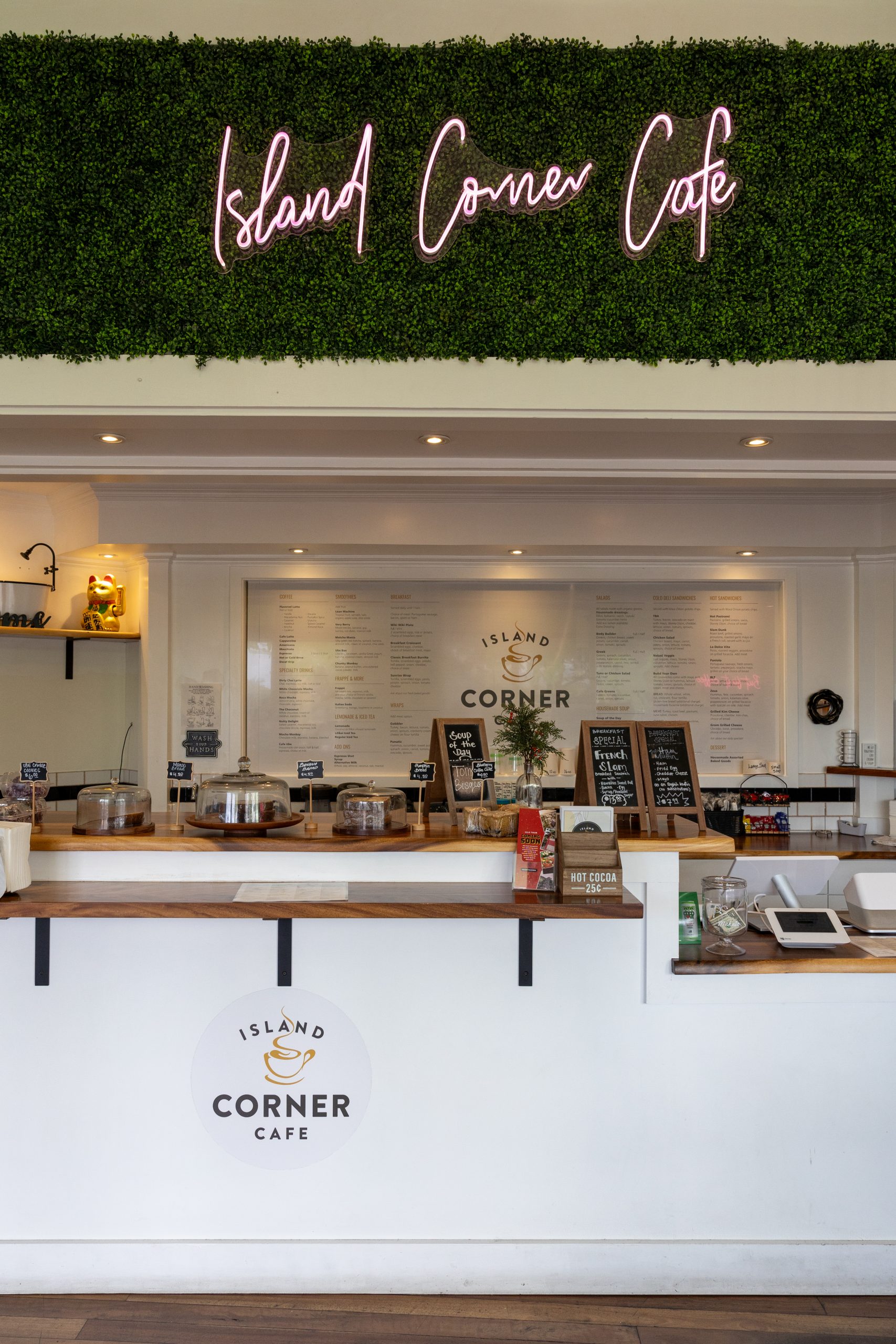 island corner cafe interior on big island hawaii