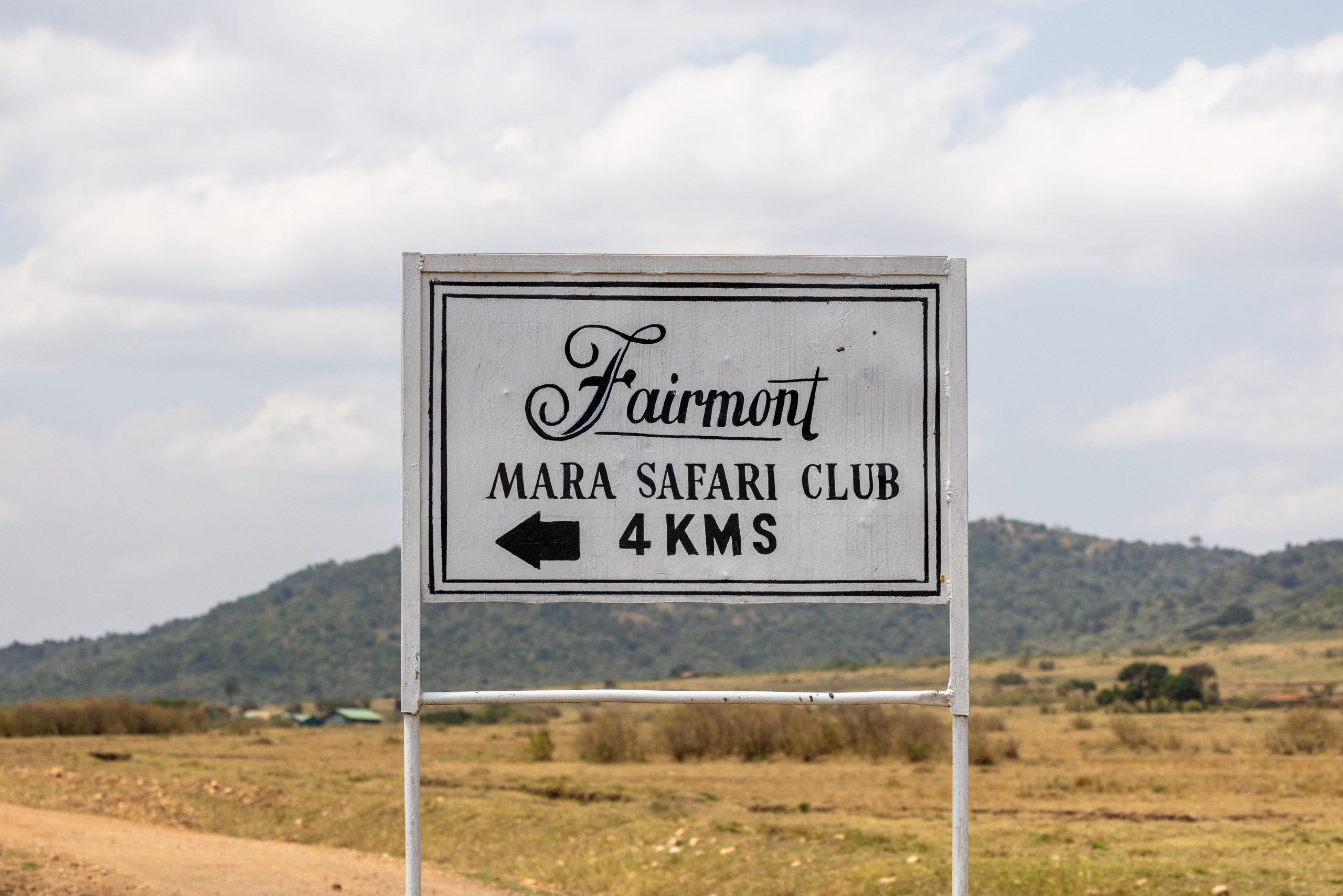 fairmont mara safari club sign